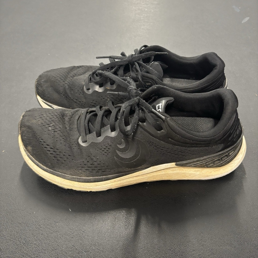 Topo Ultrafly 4‎ Men's Size 10.5 Running Shoes Stone Black White